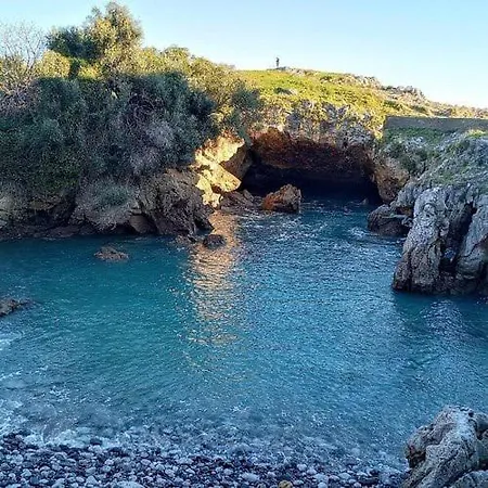 El Patio De Vespasiano-calera- Vistas A La Iglesia Junto Al Puerto