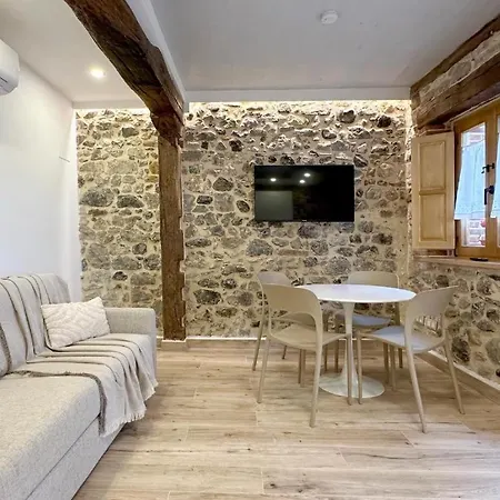 El Patio De Vespasiano-calera- Vistas A La Iglesia Junto Al Puerto Apartamento