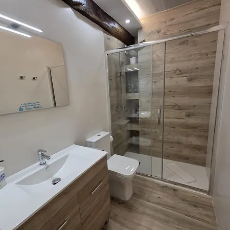 El Patio De Vespasiano-calera- Vistas A La Iglesia Junto Al Puerto