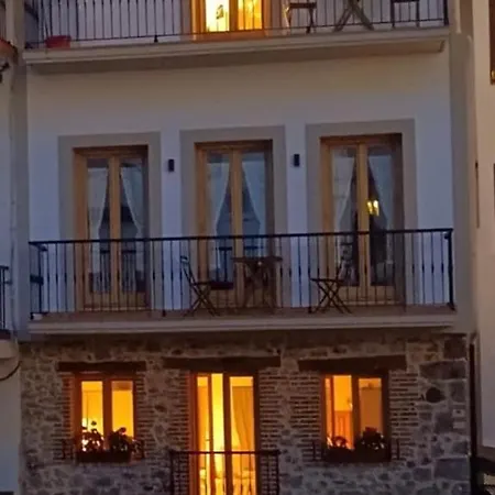 El Patio De Vespasiano-calera- Vistas A La Iglesia Junto Al Puerto Апартаменты