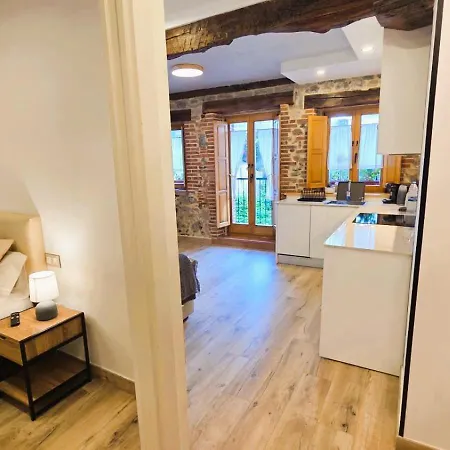 Apartamento El Patio De Vespasiano-calera- Vistas A La Iglesia Junto Al Puerto *