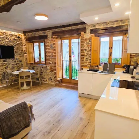 El Patio De Vespasiano-calera- Vistas A La Iglesia Junto Al Puerto Apartamento Castro Urdiales