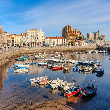 El Patio De Vespasiano-calera- Vistas A La Iglesia Junto Al Puerto Апартаменты