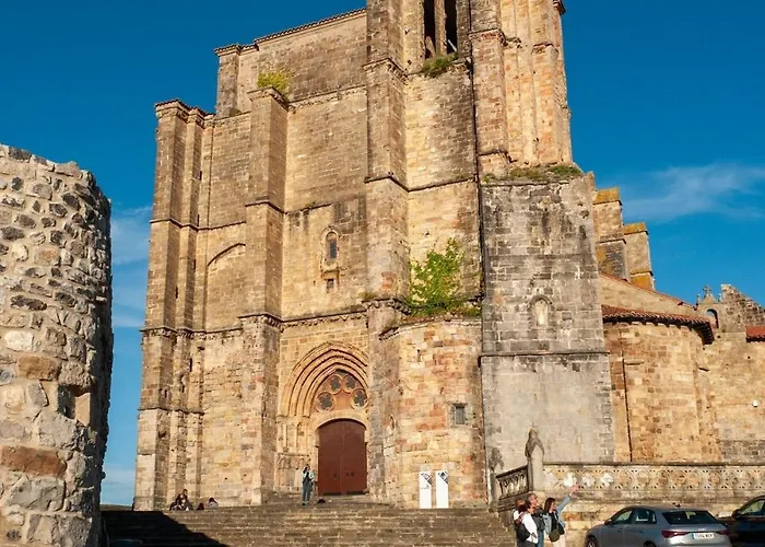 El Patio De Vespasiano-calera- Vistas A La Iglesia Junto Al Puerto Appartement Castro Urdiales