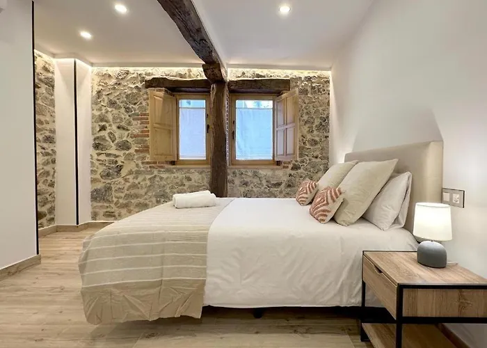 El Patio De Vespasiano-calera- Vistas A La Iglesia Junto Al Puerto Appartement