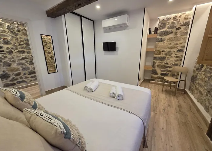 Appartement El Patio De Vespasiano-calera- Vistas A La Iglesia Junto Al Puerto *