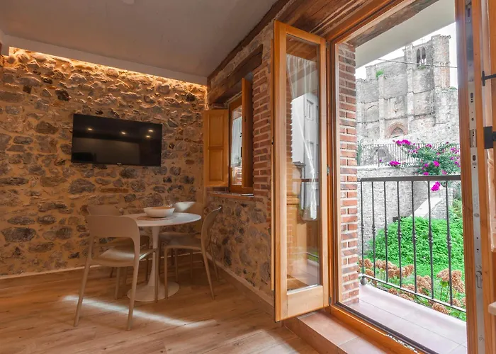 El Patio De Vespasiano-calera- Vistas A La Iglesia Junto Al Puerto Appartement Castro Urdiales