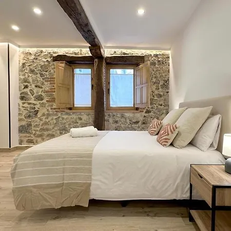 El Patio De Vespasiano-calera- Vistas A La Iglesia Junto Al Puerto Apartmán