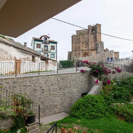 El Patio De Vespasiano-calera- Vistas A La Iglesia Junto Al Puerto Apartmán Castro Urdiales