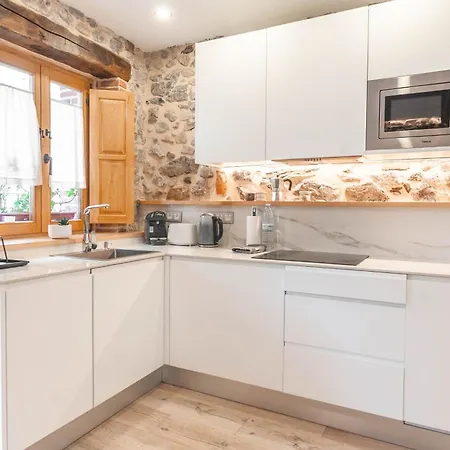 Apartmán El Patio De Vespasiano-calera- Vistas A La Iglesia Junto Al Puerto *