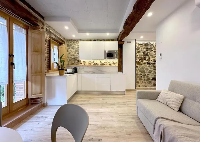 El Patio De Vespasiano-calera- Vistas A La Iglesia Junto Al Puerto شقة *