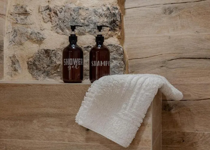 El Patio De Vespasiano-calera- Vistas A La Iglesia Junto Al Puerto شقة